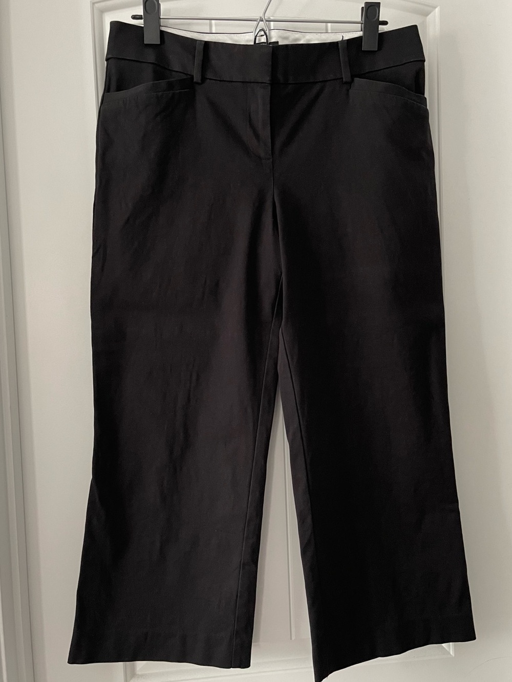 Ann Taylor LOFT Black Straight Leg Crop Pants